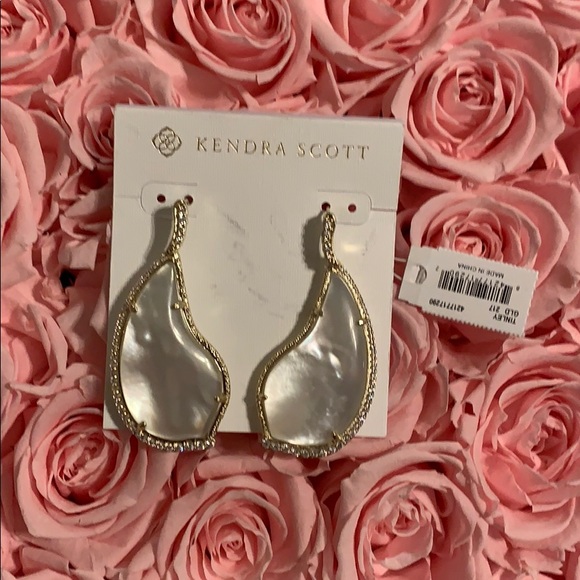 Kendra Scott earnings - Picture 2 of 3